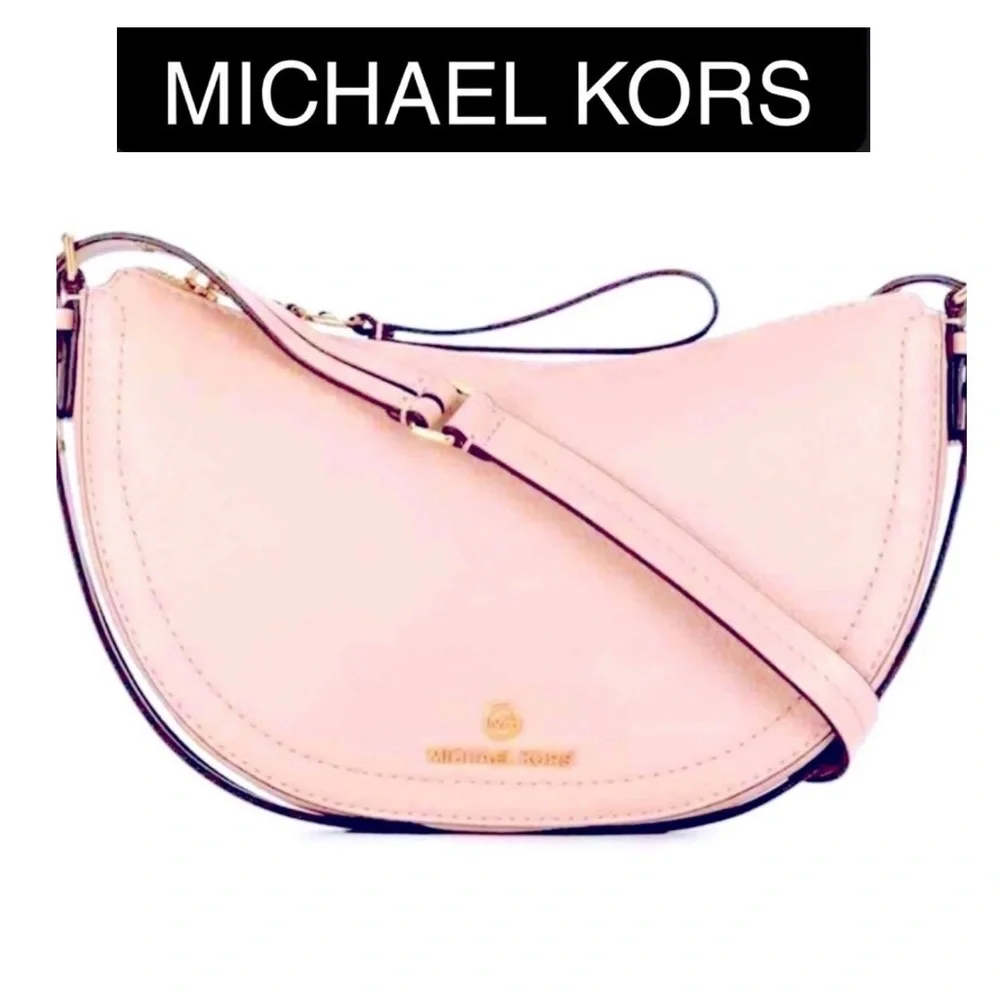 MICHAEL KORS Camden Medium Powder Blush Pebbled Leather Messenger Bag, EUC